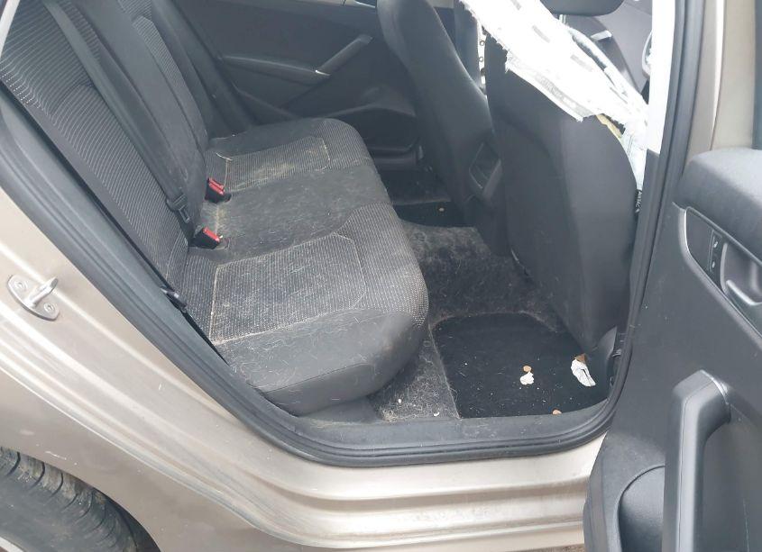 Photo 8 of 2016 Volkswagen Passat 1.8T S (VIN 1VWAT7A37GC022337)