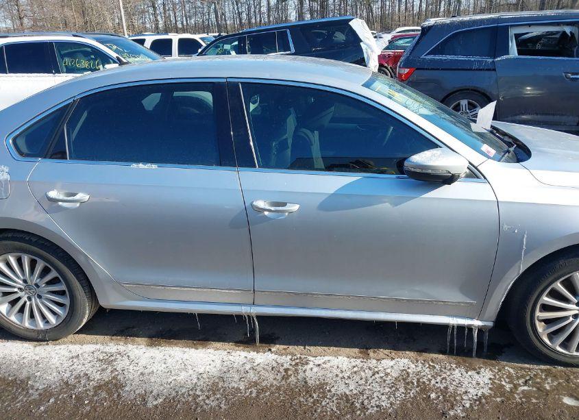 Photo 13 of 2016 Volkswagen Passat 1.8T S (VIN 1VWAT7A37GC026369)