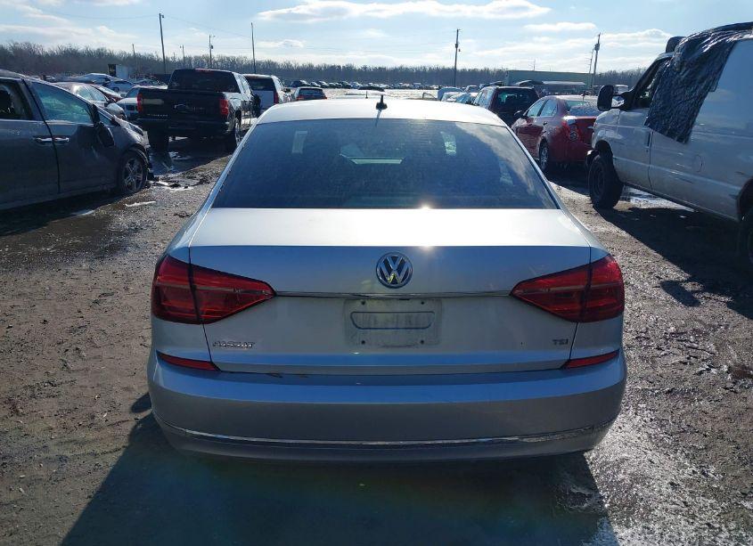 Photo 16 of 2016 Volkswagen Passat 1.8T S (VIN 1VWAT7A37GC026369)