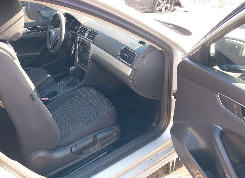 Photo 5 of 2016 Volkswagen Passat 1.8T S (VIN 1VWAT7A37GC026369)