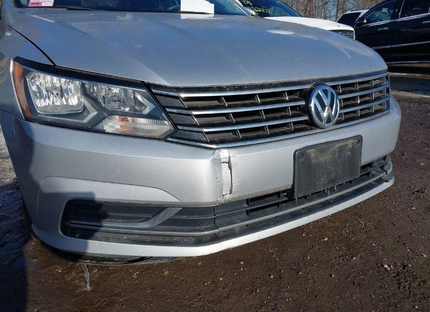 Photo 6 of 2016 Volkswagen Passat 1.8T S (VIN 1VWAT7A37GC026369)