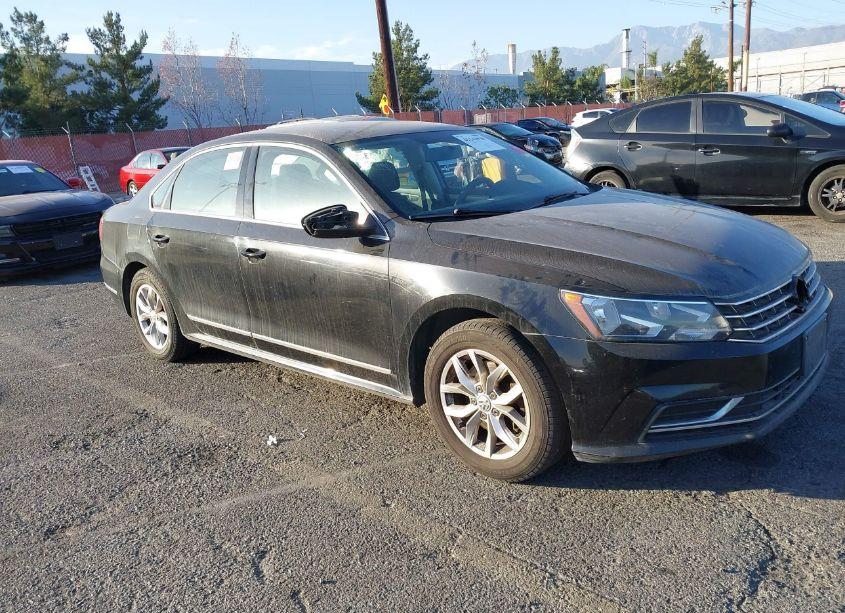 2016 Volkswagen Passat 1.8T S (VIN 1VWAT7A37GC036139) main photo