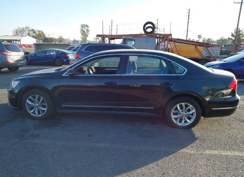 Photo 14 of 2016 Volkswagen Passat 1.8T S (VIN 1VWAT7A37GC036139)