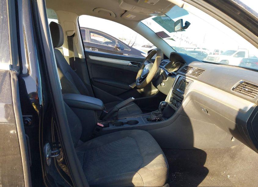 Photo 5 of 2016 Volkswagen Passat 1.8T S (VIN 1VWAT7A37GC036139)