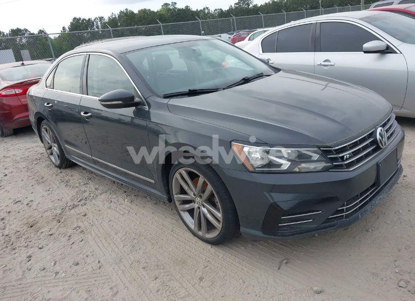 2016 Volkswagen Passat 1.8T R-LINE (VIN 1VWAT7A37GC042880) main photo