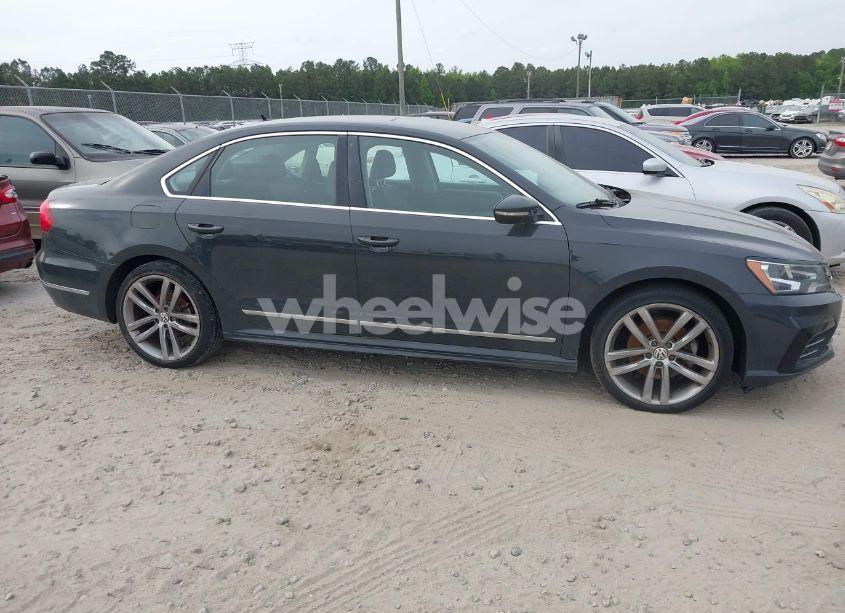 Photo 13 of 2016 Volkswagen Passat 1.8T R-LINE (VIN 1VWAT7A37GC042880)