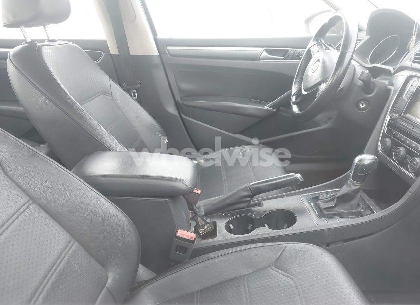 Photo 5 of 2016 Volkswagen Passat 1.8T R-LINE (VIN 1VWAT7A37GC042880)