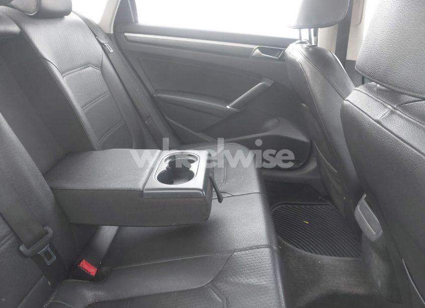 Photo 8 of 2016 Volkswagen Passat 1.8T R-LINE (VIN 1VWAT7A37GC042880)