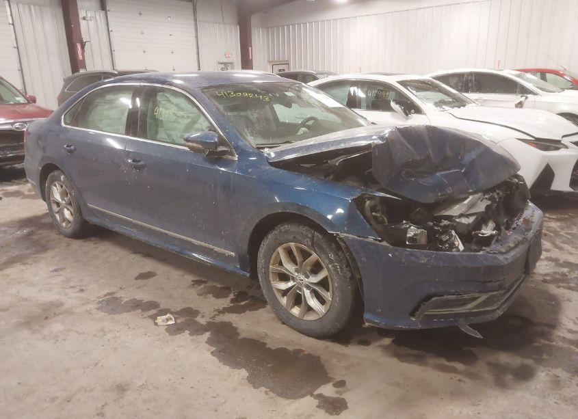 2016 Volkswagen Passat 1.8T S (VIN 1VWAT7A37GC054981) main photo