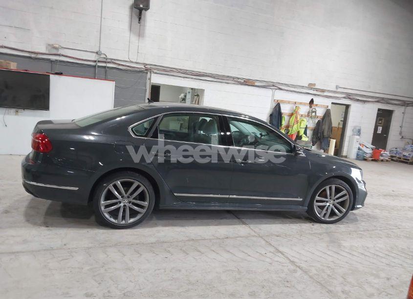 Photo 13 of 2016 Volkswagen Passat 1.8T R-LINE (VIN 1VWAT7A37GC060263)