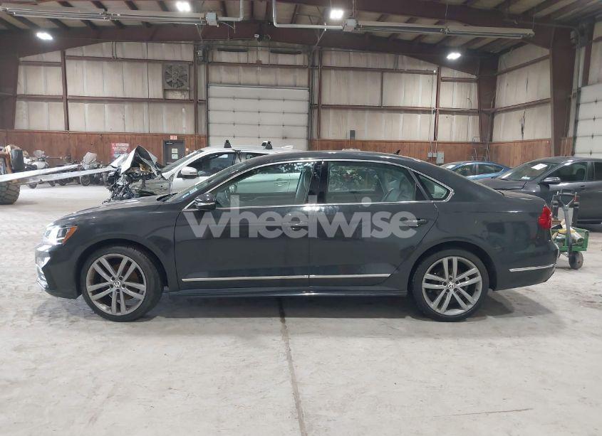 Photo 14 of 2016 Volkswagen Passat 1.8T R-LINE (VIN 1VWAT7A37GC060263)