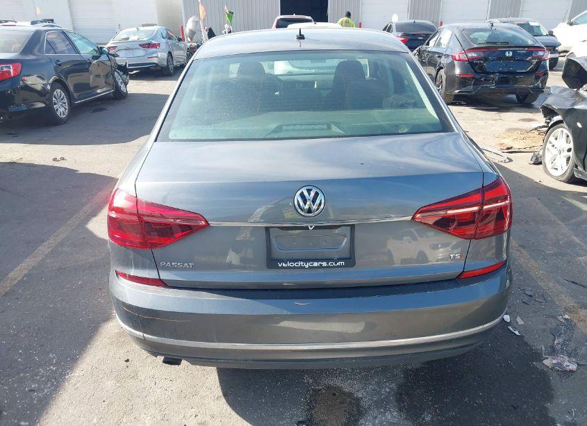 Photo 16 of 2017 Volkswagen Passat 1.8T S (VIN 1VWAT7A37HC081390)