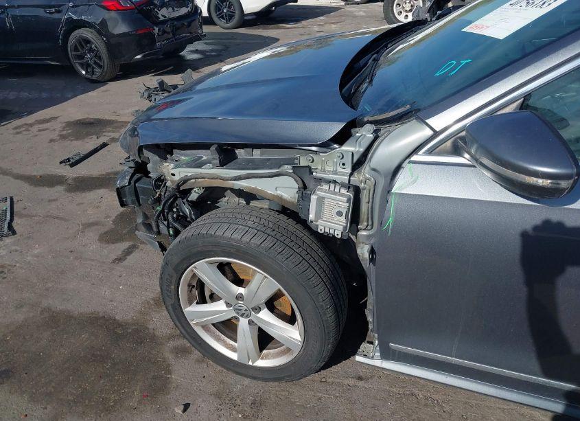 Photo 21 of 2017 Volkswagen Passat 1.8T S (VIN 1VWAT7A37HC081390)