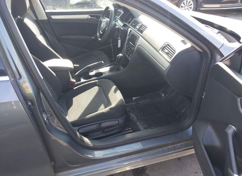 Photo 5 of 2017 Volkswagen Passat 1.8T S (VIN 1VWAT7A37HC081390)