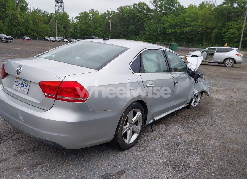 Photo 4 of 2014 Volkswagen Passat 1.8T WOLFSBURG EDITION (VIN 1VWAT7A38EC032808)