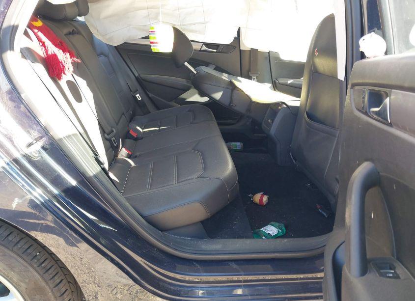 Photo 8 of 2014 Volkswagen Passat 1.8T WOLFSBURG EDITION (VIN 1VWAT7A38EC063881)