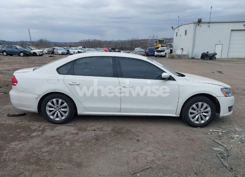 Photo 13 of 2014 Volkswagen Passat 1.8T WOLFSBURG EDITION (VIN 1VWAT7A38EC087906)