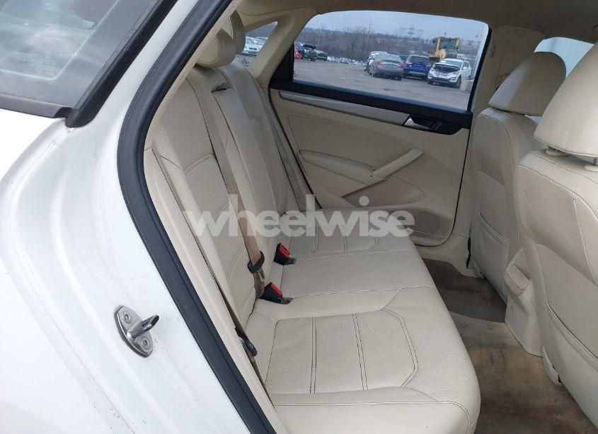 Photo 8 of 2014 Volkswagen Passat 1.8T WOLFSBURG EDITION (VIN 1VWAT7A38EC087906)