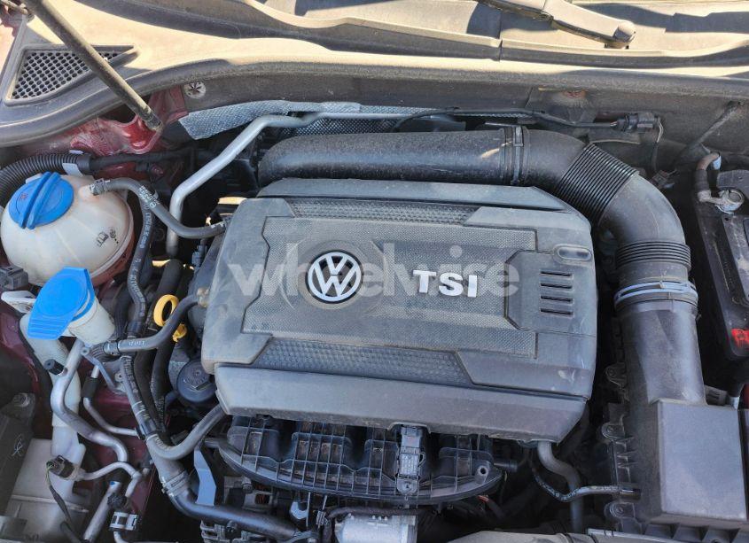 Photo 10 of 2015 Volkswagen Passat (VIN 1VWAT7A38FC052929)