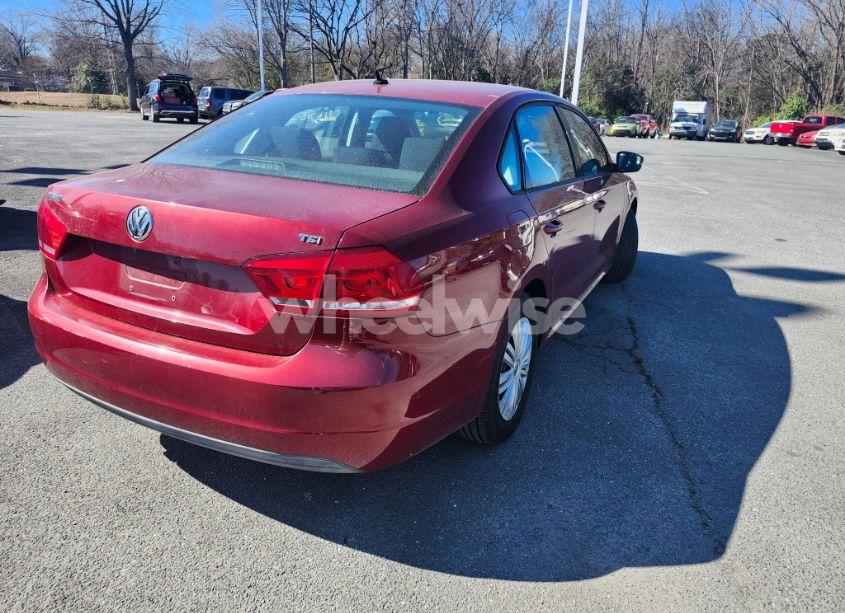 Photo 4 of 2015 Volkswagen Passat (VIN 1VWAT7A38FC052929)