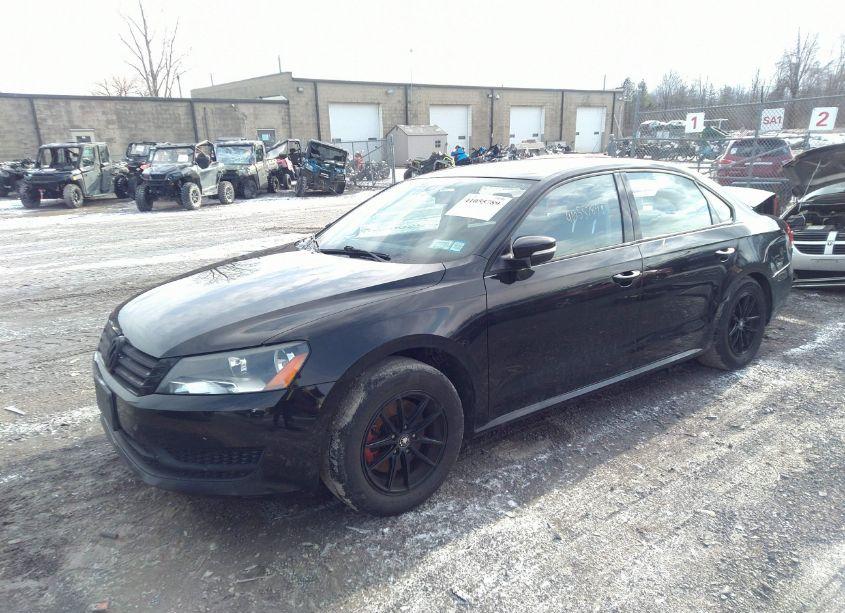 Photo 2 of 2015 Volkswagen Passat 1.8T S (VIN 1VWAT7A38FC073585)