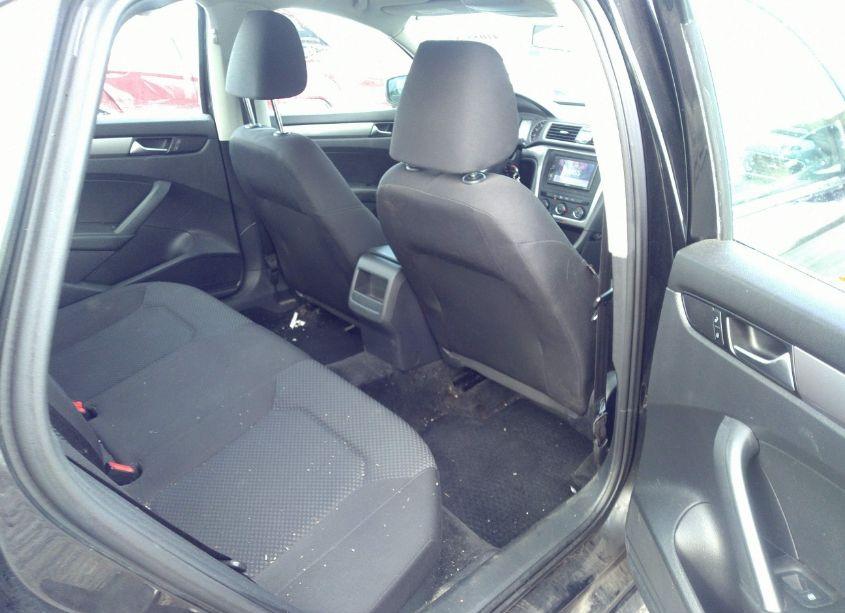 Photo 8 of 2015 Volkswagen Passat 1.8T S (VIN 1VWAT7A38FC073585)