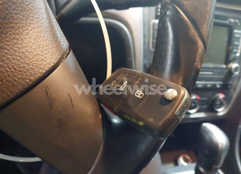 Photo 11 of 2015 Volkswagen Passat 1.8T LIMITED EDITION (VIN 1VWAT7A38FC076339)