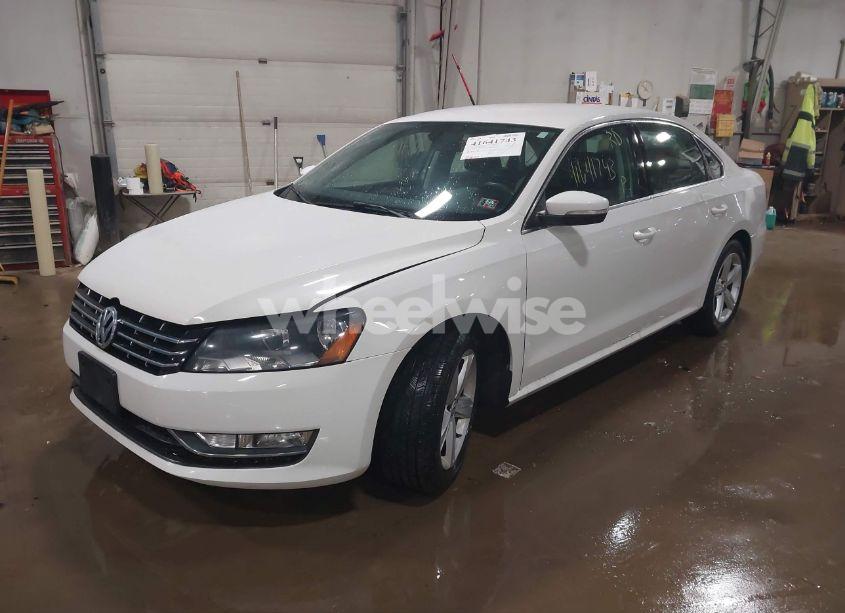 Photo 2 of 2015 Volkswagen Passat 1.8T LIMITED EDITION (VIN 1VWAT7A38FC076339)
