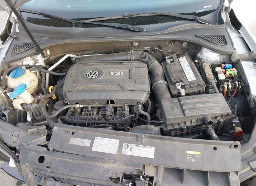 Photo 10 of 2015 Volkswagen Passat 1.8T LIMITED EDITION (VIN 1VWAT7A38FC092993)