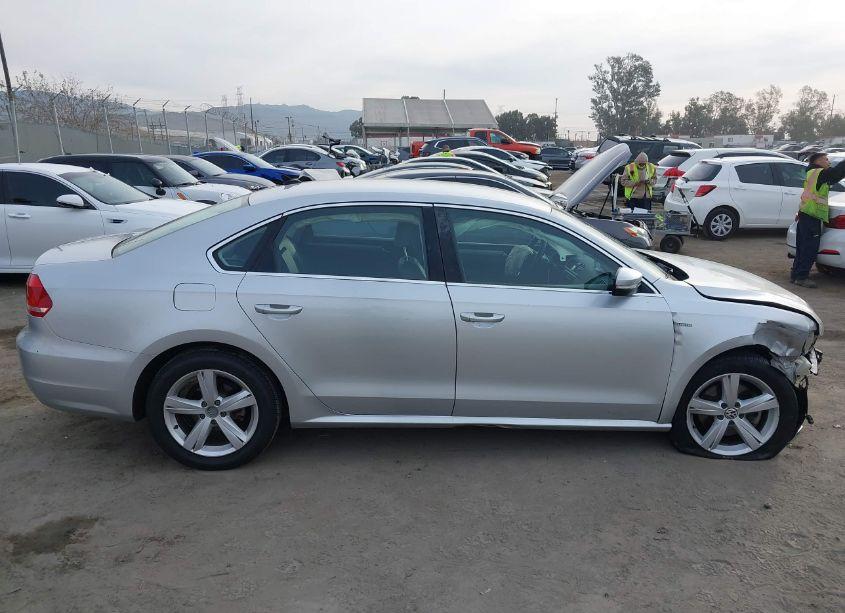 Photo 14 of 2015 Volkswagen Passat 1.8T LIMITED EDITION (VIN 1VWAT7A38FC092993)