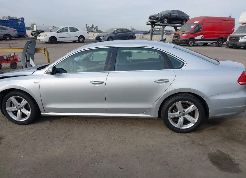 Photo 15 of 2015 Volkswagen Passat 1.8T LIMITED EDITION (VIN 1VWAT7A38FC092993)