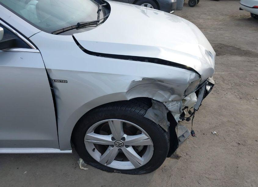 Photo 19 of 2015 Volkswagen Passat 1.8T LIMITED EDITION (VIN 1VWAT7A38FC092993)