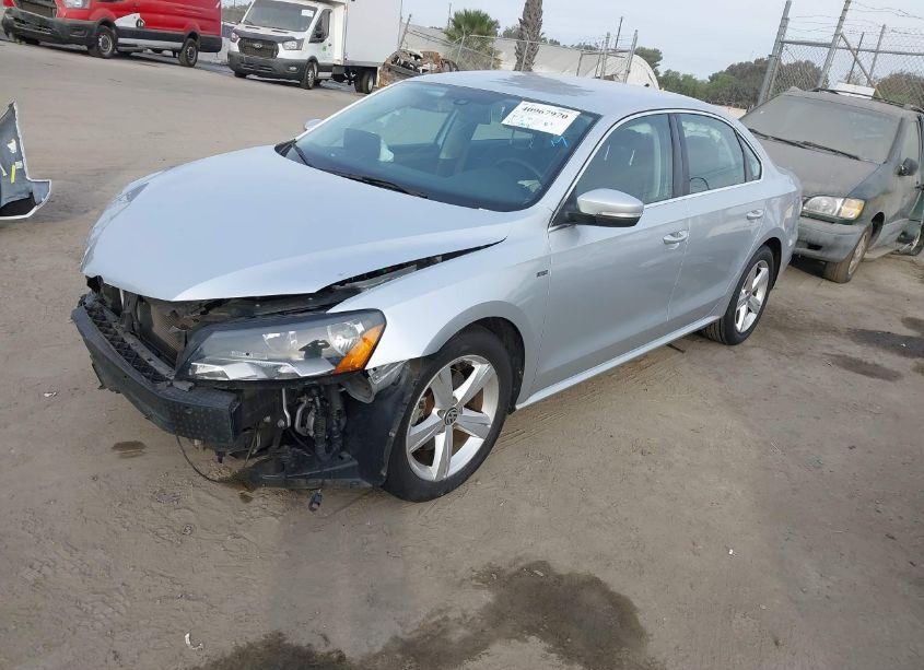 Photo 2 of 2015 Volkswagen Passat 1.8T LIMITED EDITION (VIN 1VWAT7A38FC092993)