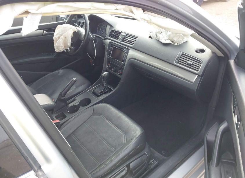 Photo 5 of 2015 Volkswagen Passat 1.8T LIMITED EDITION (VIN 1VWAT7A38FC092993)