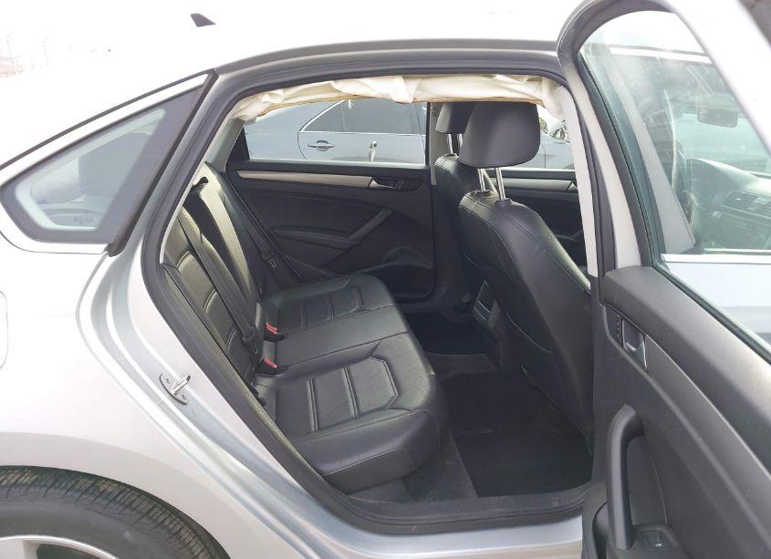 Photo 8 of 2015 Volkswagen Passat 1.8T LIMITED EDITION (VIN 1VWAT7A38FC092993)