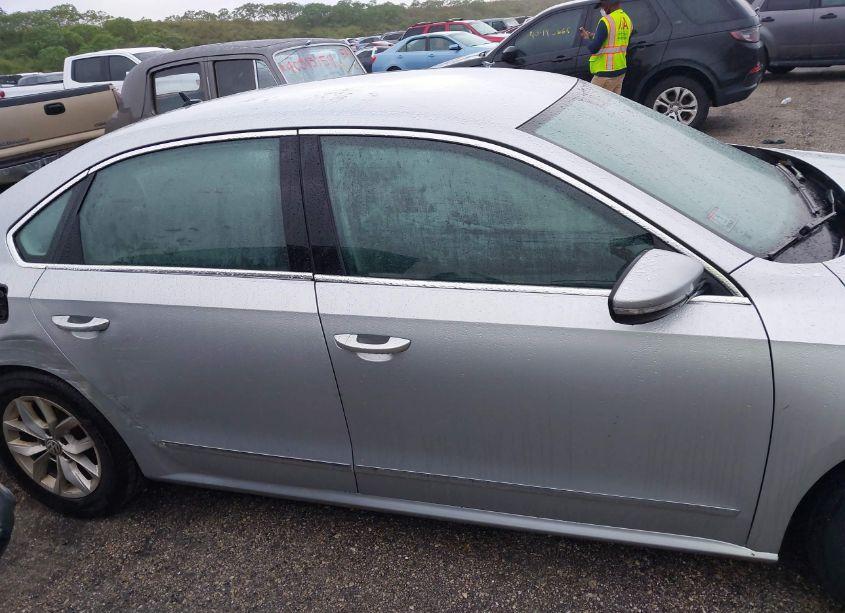 Photo 14 of 2016 Volkswagen Passat 1.8T S (VIN 1VWAT7A38GC013842)