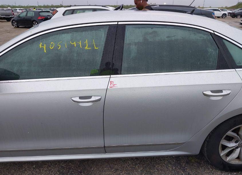 Photo 15 of 2016 Volkswagen Passat 1.8T S (VIN 1VWAT7A38GC013842)