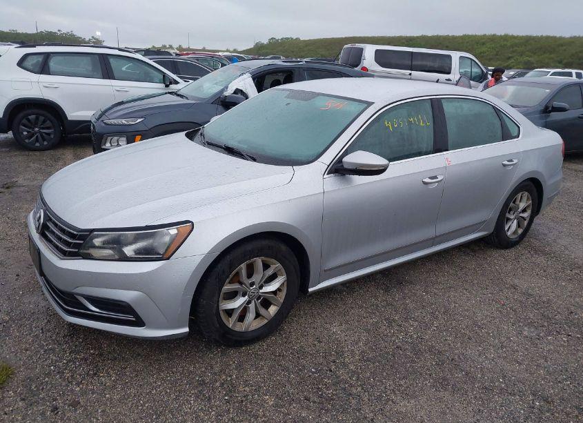 Photo 2 of 2016 Volkswagen Passat 1.8T S (VIN 1VWAT7A38GC013842)