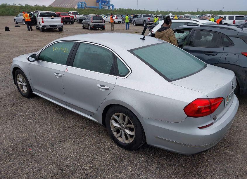 Photo 3 of 2016 Volkswagen Passat 1.8T S (VIN 1VWAT7A38GC013842)