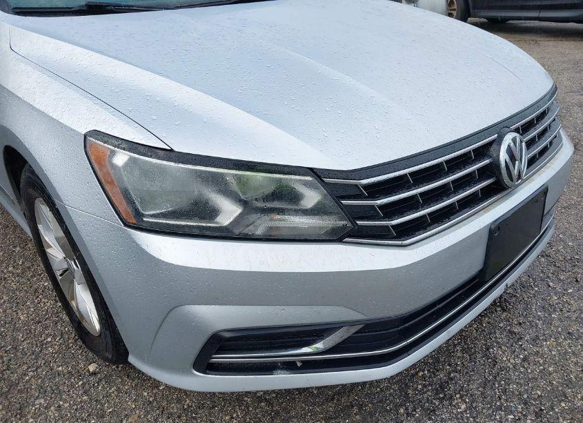 Photo 6 of 2016 Volkswagen Passat 1.8T S (VIN 1VWAT7A38GC013842)