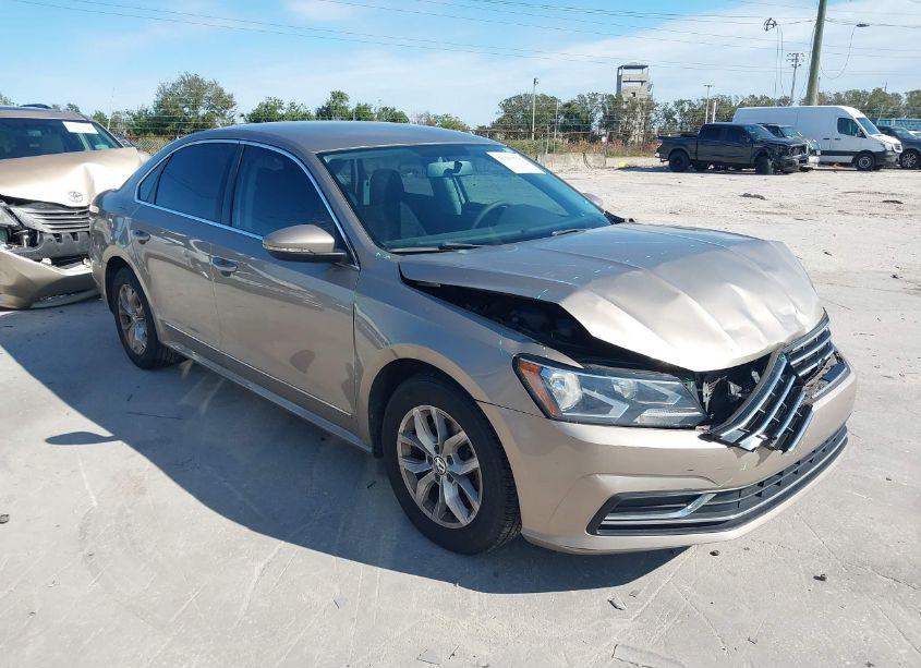 2016 Volkswagen Passat 1.8T S (VIN 1VWAT7A38GC014781) main photo