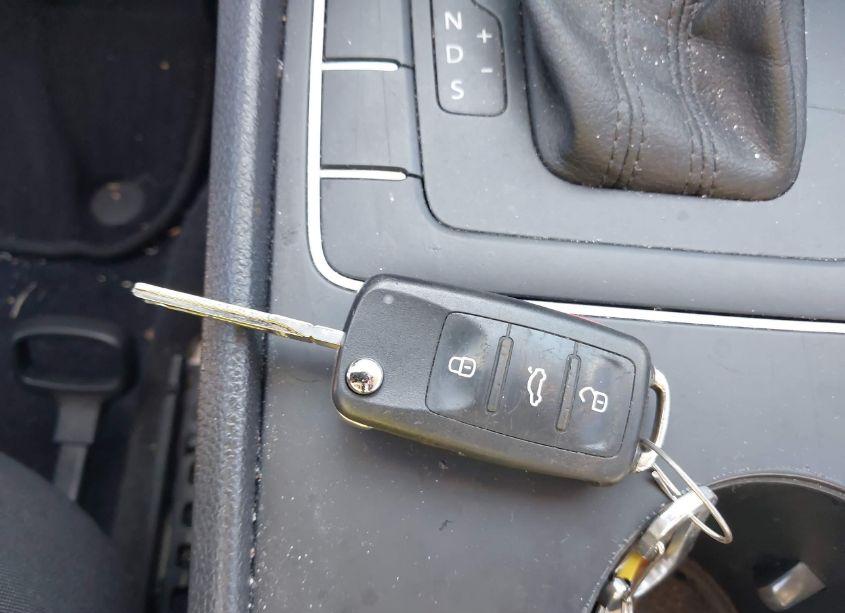 Photo 11 of 2016 Volkswagen Passat 1.8T S (VIN 1VWAT7A38GC014781)