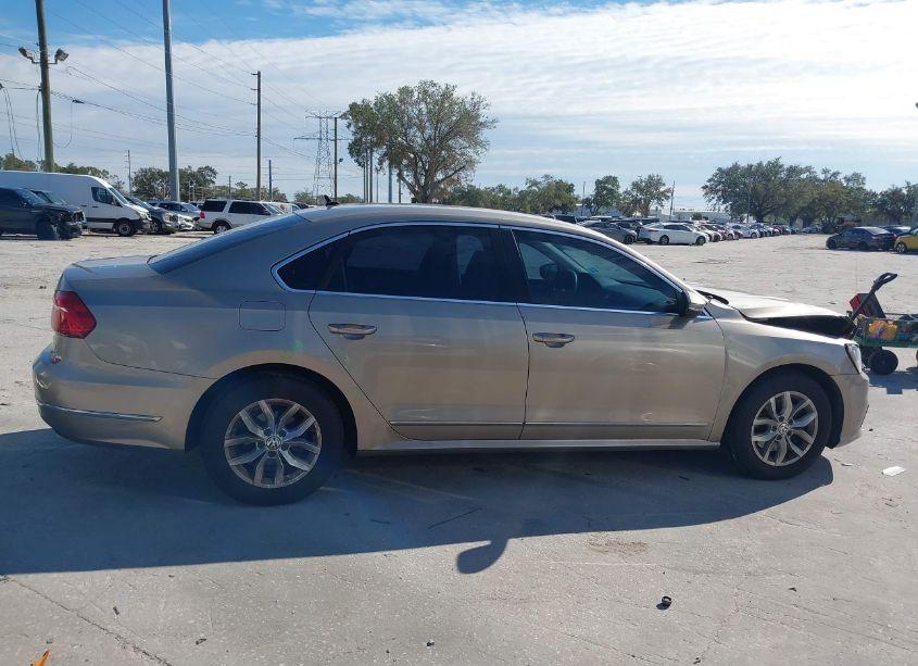 Photo 13 of 2016 Volkswagen Passat 1.8T S (VIN 1VWAT7A38GC014781)