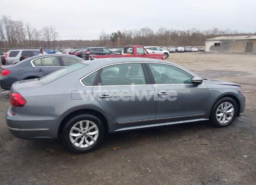 Photo 13 of 2017 Volkswagen Passat 1.8T S (VIN 1VWAT7A38HC025121)