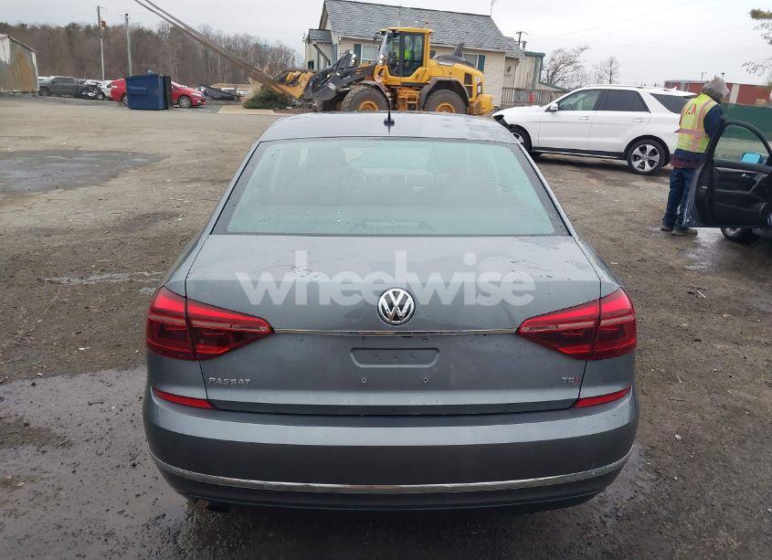Photo 16 of 2017 Volkswagen Passat 1.8T S (VIN 1VWAT7A38HC025121)