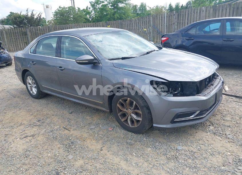 2017 Volkswagen Passat 1.8T S (VIN 1VWAT7A38HC043814) main photo