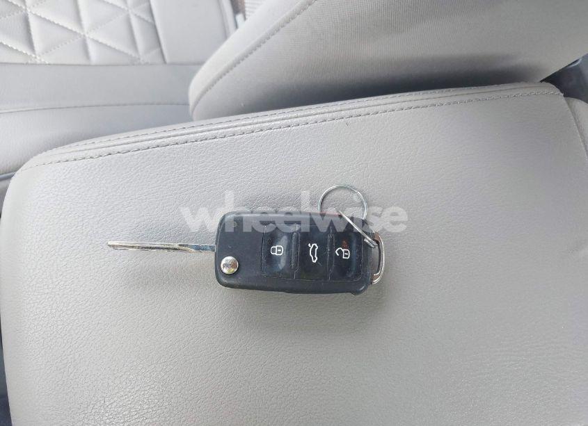 Photo 11 of 2017 Volkswagen Passat 1.8T S (VIN 1VWAT7A38HC043814)