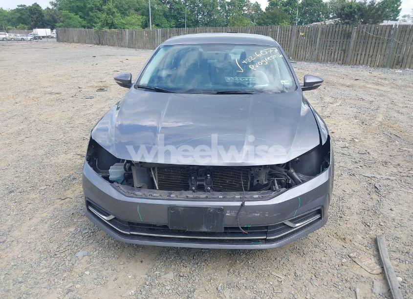 Photo 13 of 2017 Volkswagen Passat 1.8T S (VIN 1VWAT7A38HC043814)