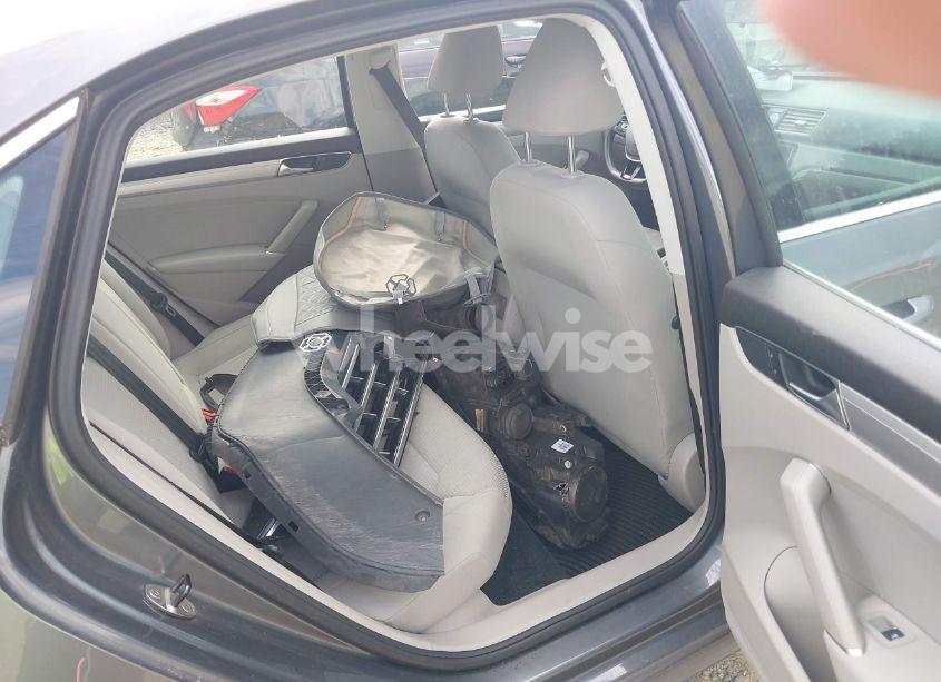 Photo 8 of 2017 Volkswagen Passat 1.8T S (VIN 1VWAT7A38HC043814)