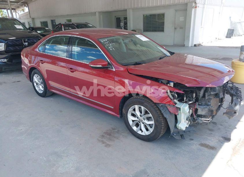 2017 Volkswagen Passat 1.8T S (VIN 1VWAT7A38HC056207) main photo